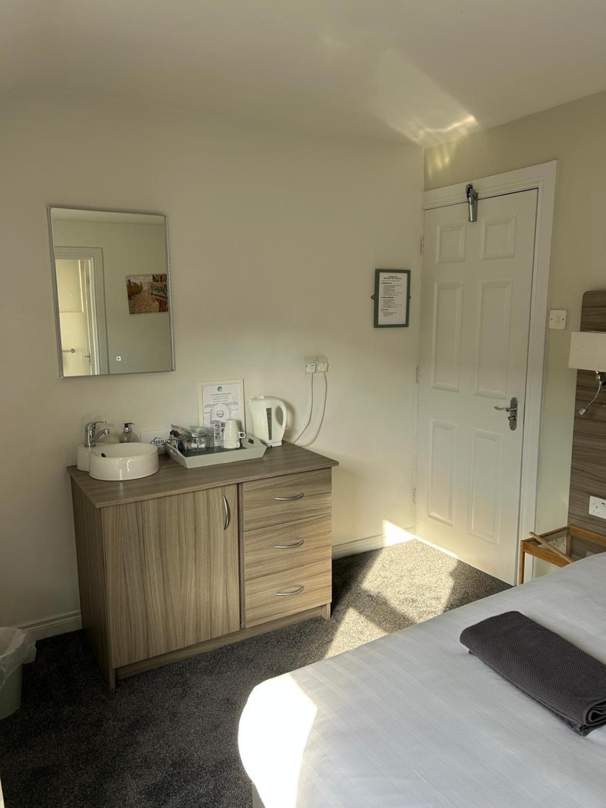 Causeway Bay Guesthouse Portrush Ngoại thất bức ảnh